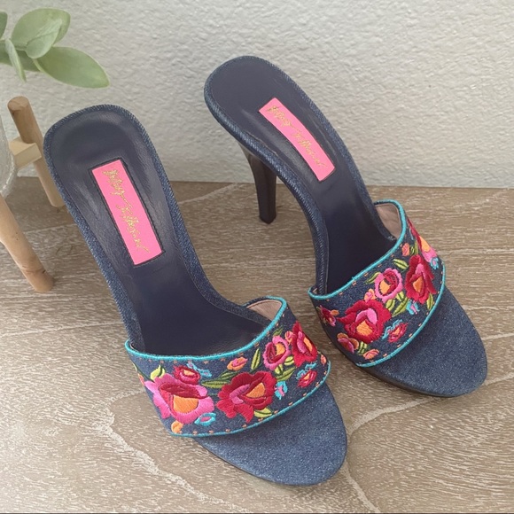 Betsey Johnson Floral embroidered denim fabric heels size 6 - Picture 2 of 10